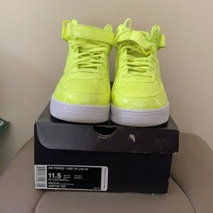 11.5 volt/white Air Force mid rise